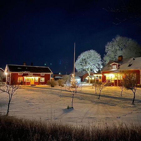 Aeventyrsgardens Vandrarhem, Kinnekulle Källby Εξωτερικό φωτογραφία