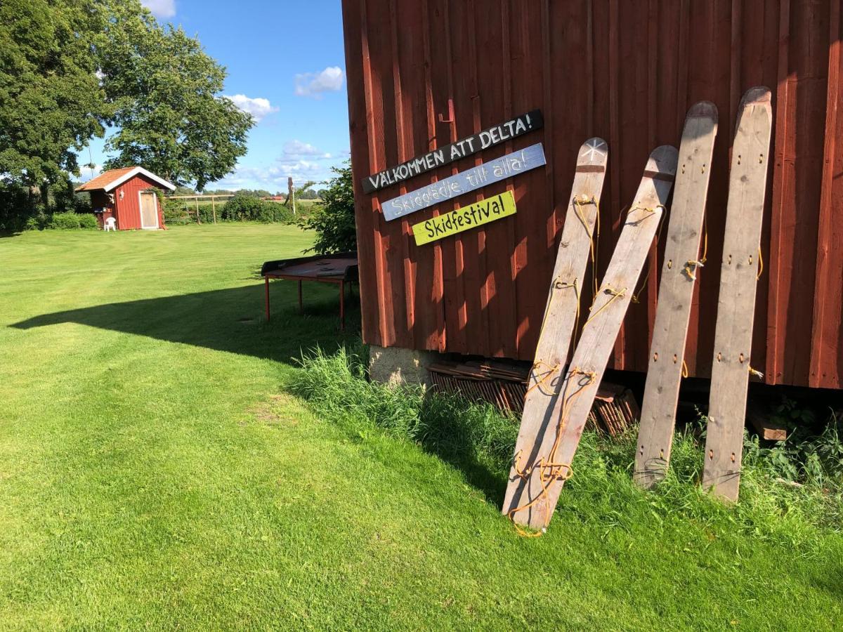 Aeventyrsgardens Vandrarhem, Kinnekulle Källby Εξωτερικό φωτογραφία