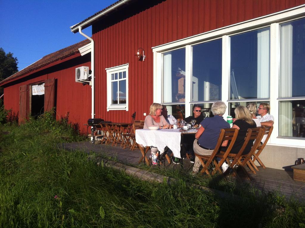 Aeventyrsgardens Vandrarhem, Kinnekulle Källby Εξωτερικό φωτογραφία