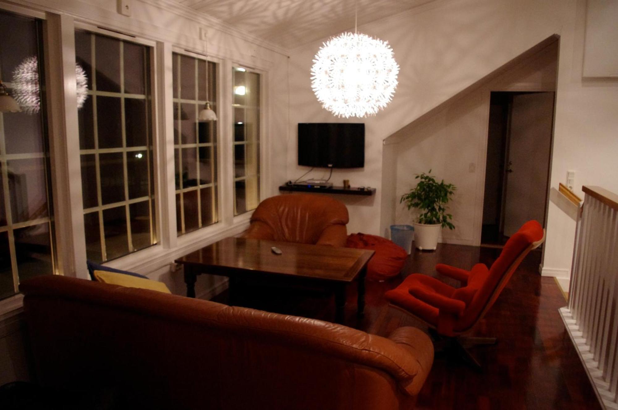 Aeventyrsgardens Vandrarhem, Kinnekulle Källby Εξωτερικό φωτογραφία