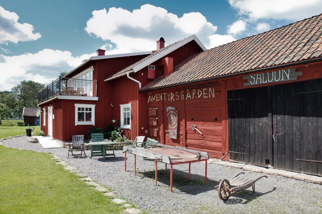 Aeventyrsgardens Vandrarhem, Kinnekulle Källby Εξωτερικό φωτογραφία