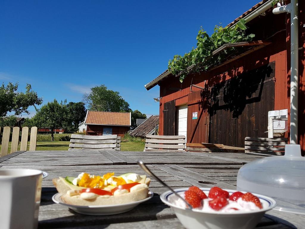 Aeventyrsgardens Vandrarhem, Kinnekulle Källby Εξωτερικό φωτογραφία