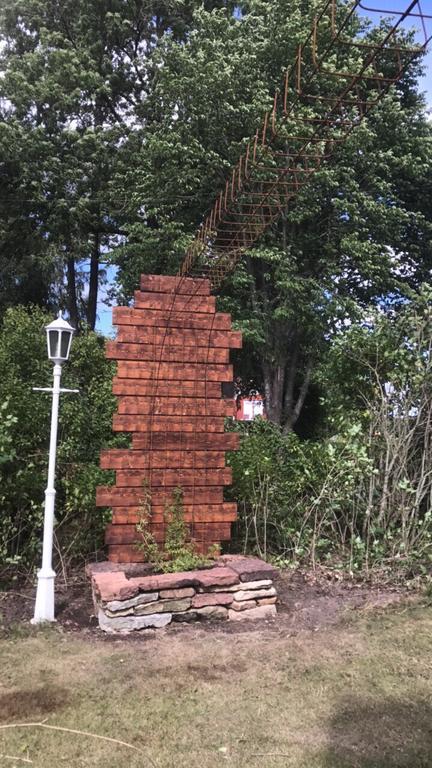 Aeventyrsgardens Vandrarhem, Kinnekulle Källby Εξωτερικό φωτογραφία